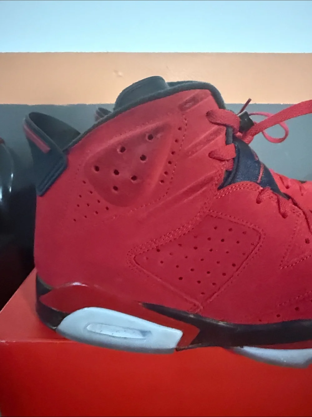 Air Jordan Retro 6 men’s shoe